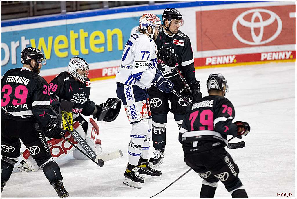 PENNY DEL;  Koelner Haie - Schwenninger Wild Wings; Koeln, 08.10.2021